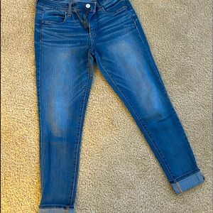 2 pairs of American Eagle jeans (10)
